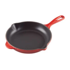 Le Creuset Traditional Skillet - 9" 15 Le Creuset Traditional Skillet - 9" -PitMaster Shop L2024 2367 new1