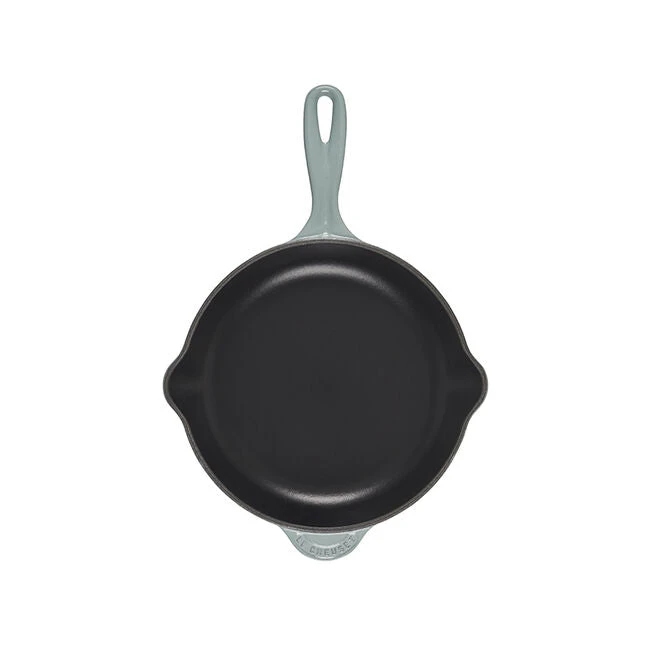 Le Creuset Traditional Skillet - 9" 5 Le Creuset Traditional Skillet - 9" - Image 3