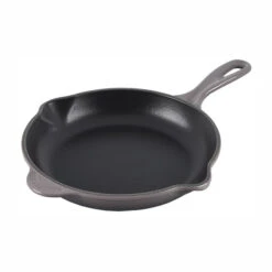 Le Creuset Traditional Skillet - 9" 20 Le Creuset Traditional Skillet - 9" -PitMaster Shop L2024 237F