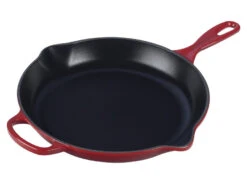 Le Creuset Signature Skillet - 11 3/4" 13 Le Creuset Signature Skillet - 11 3/4" -PitMaster Shop LS2024 3067
